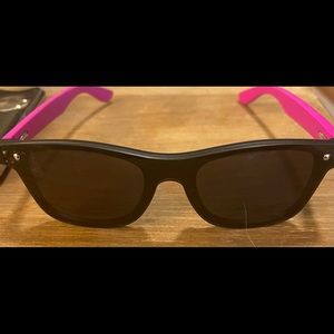Flowvision  black / pink brand new never been worn